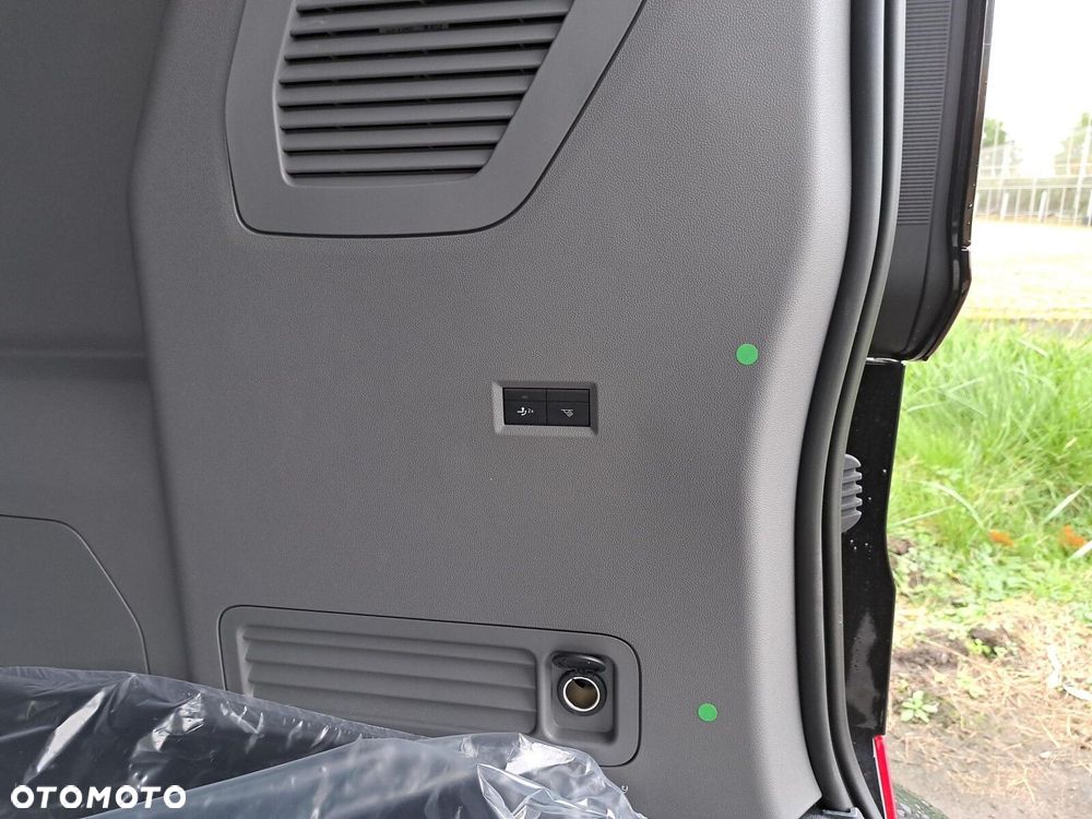 Volkswagen Nowa Caravelle Style silnik: 2,0 l TDI 170 KM /  8-biegowa automatyczna 4MOTION rozstaw osi: 3500 mm - 30