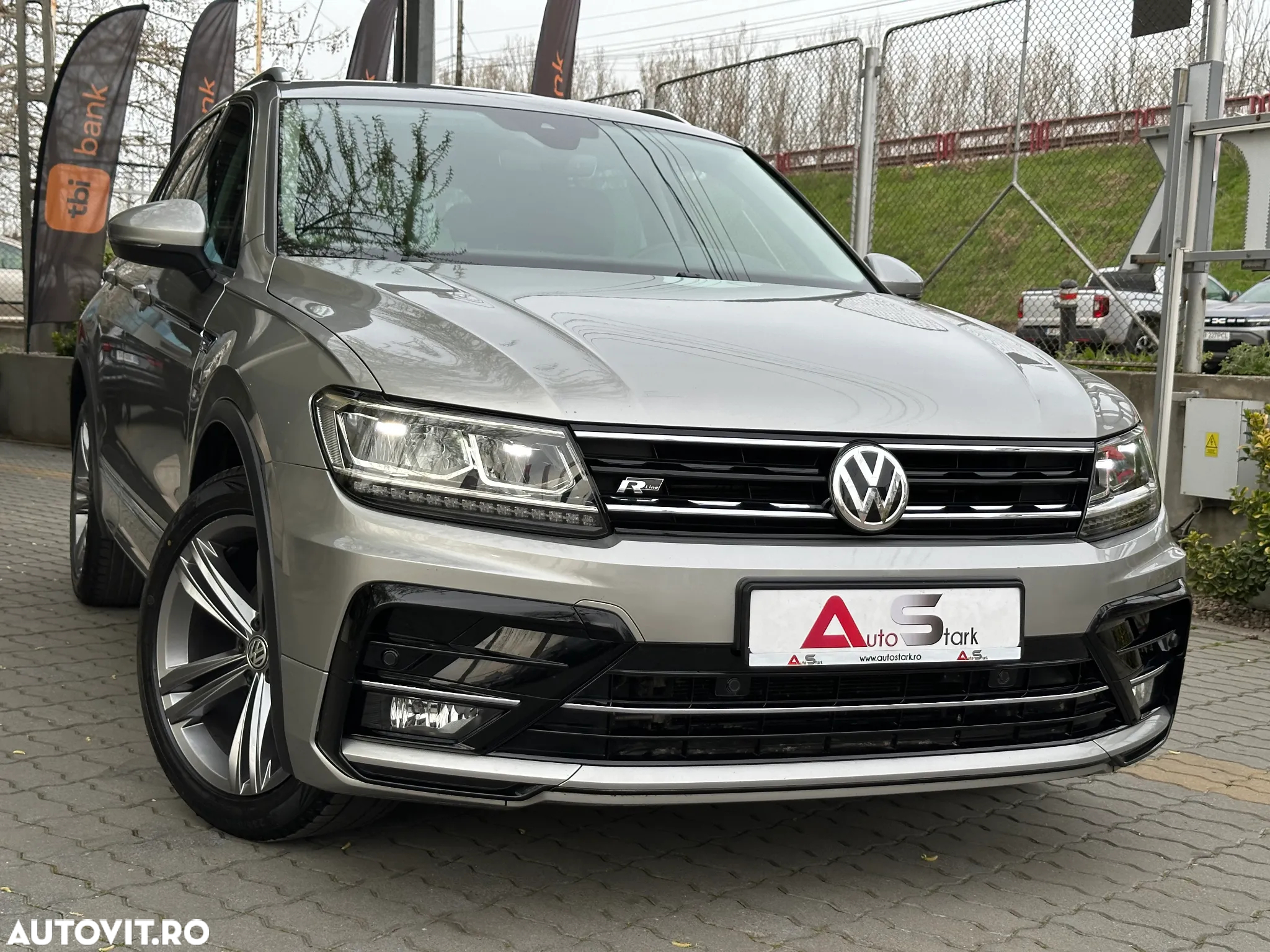 Volkswagen Tiguan 2.0 TDI SCR 4MOTION DSG R-Line - 11