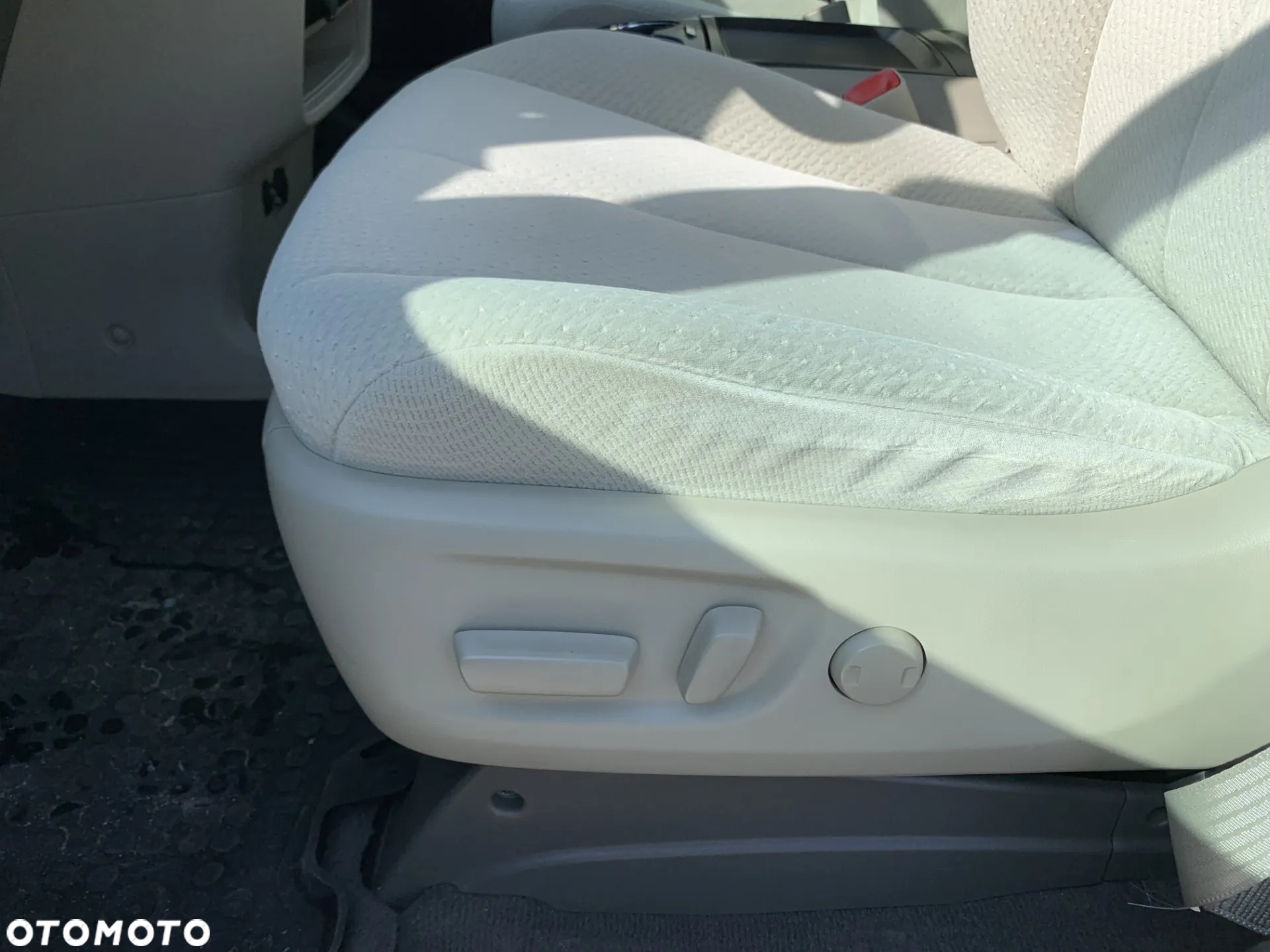 Toyota Sienna 3.5 V6 - 38