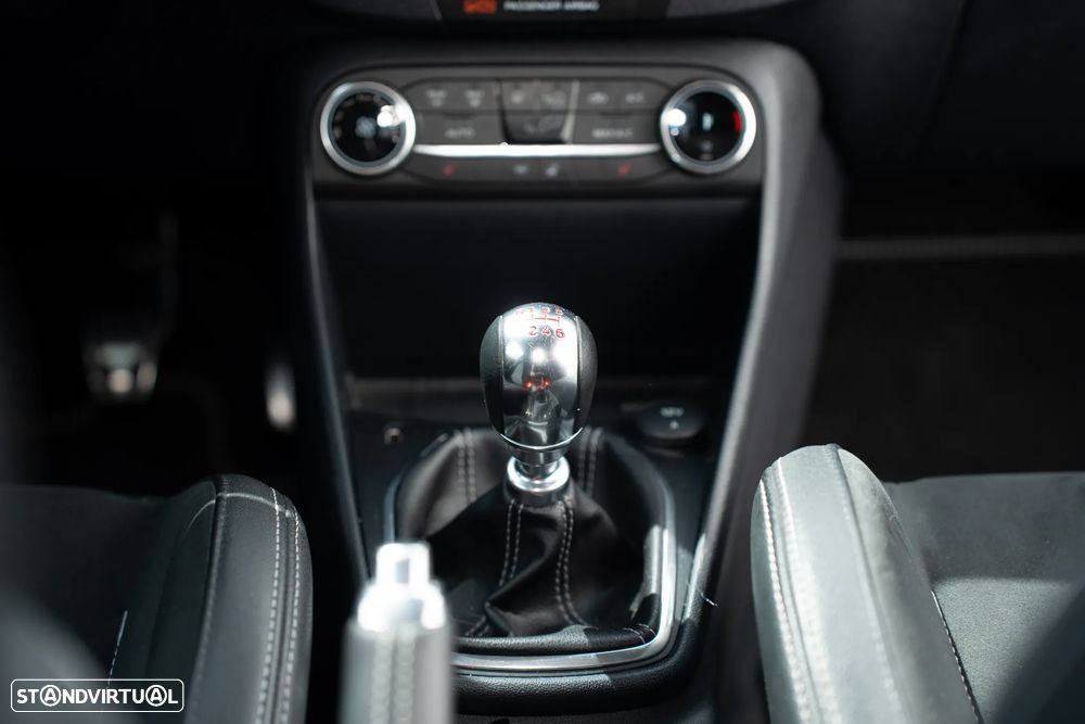 Ford Fiesta 1.5 EcoBoost S&S ST X - 25