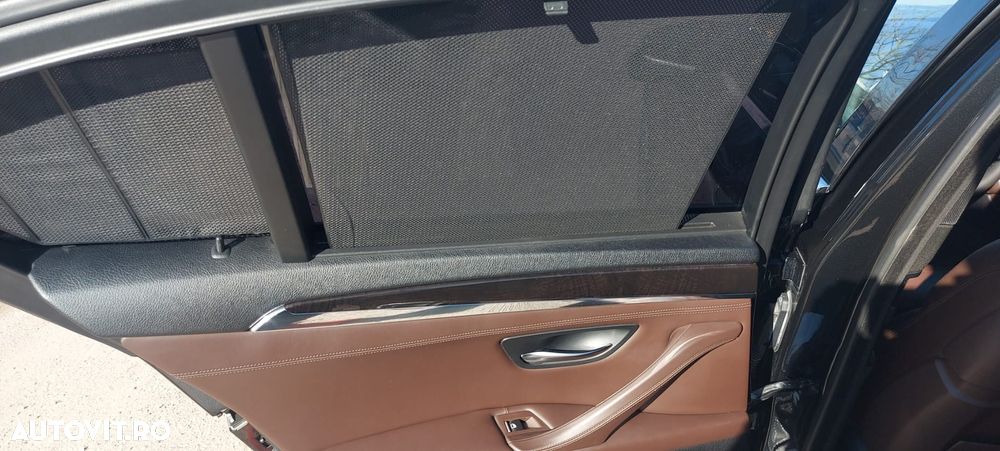 BMW Seria 5 530d xDrive AT - 12