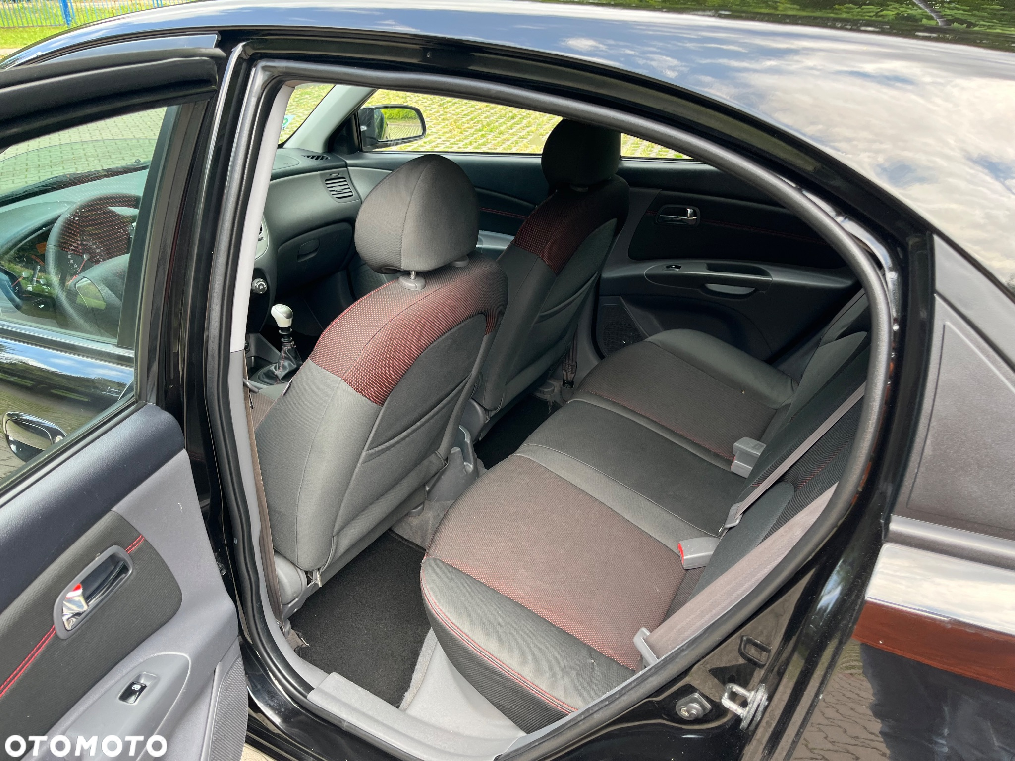 Kia Rio - 16