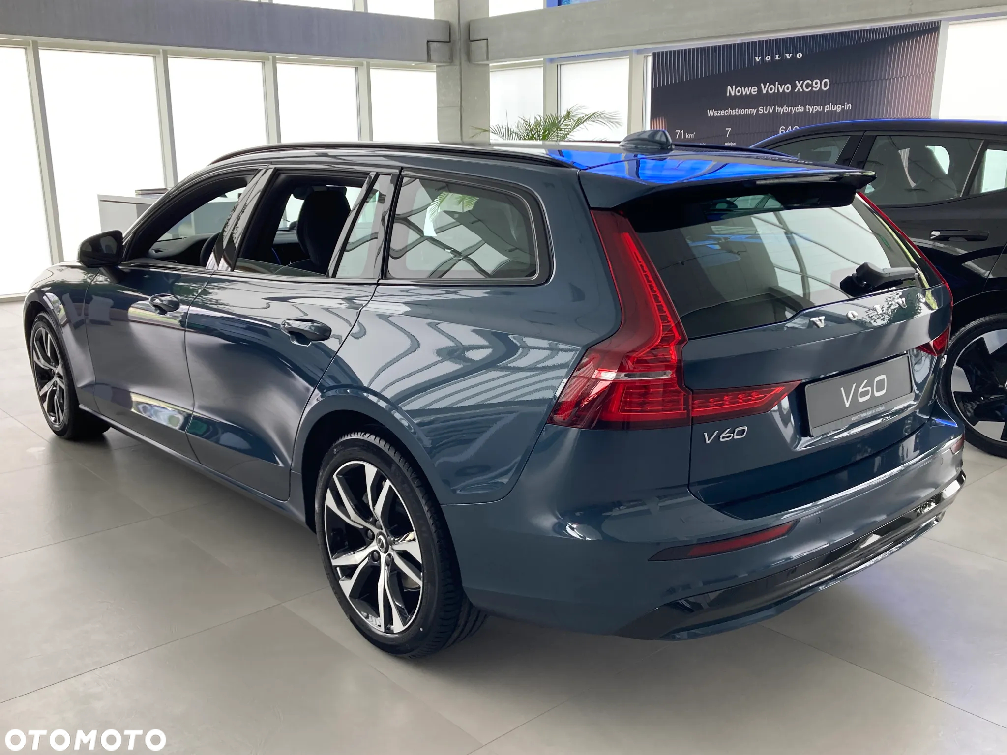 Volvo V60 B4 B Plus Dark - 5
