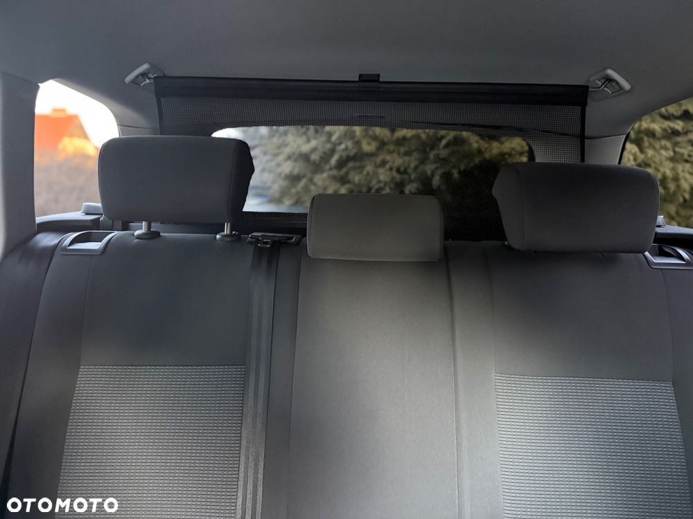 Volkswagen Golf 1.9 TDI DPF Trendline BlueMotion - 12