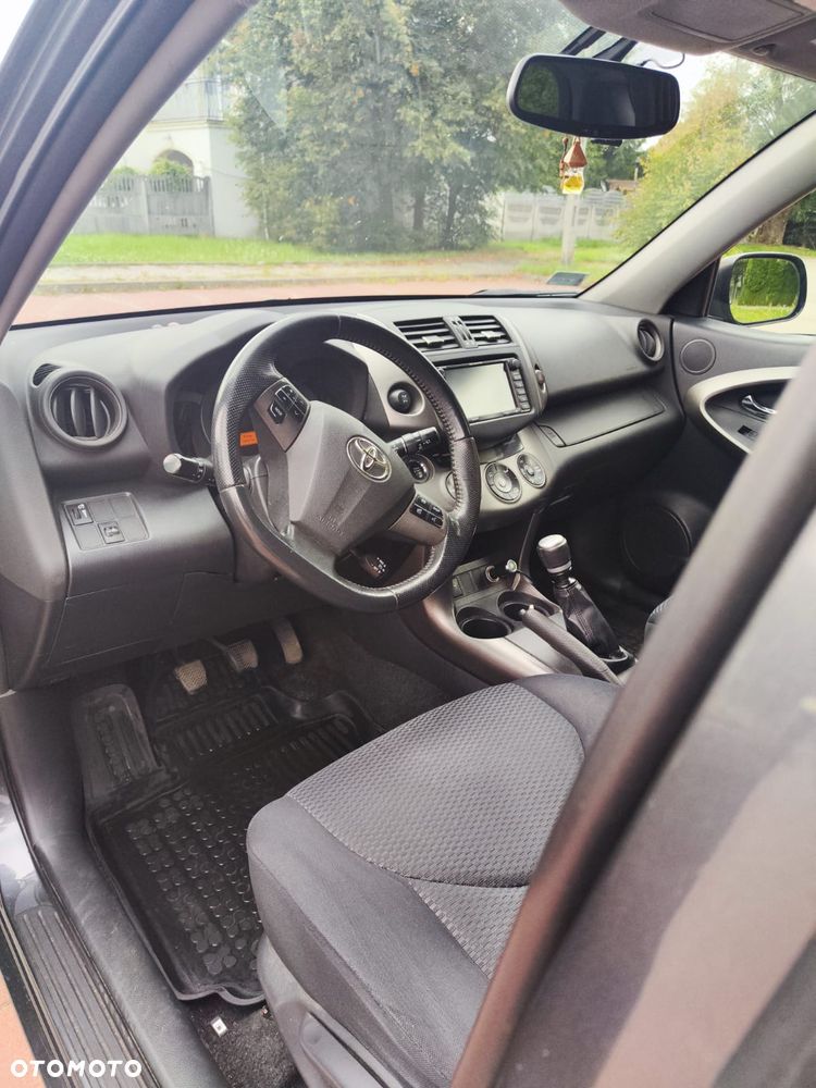 Toyota RAV4 2.2 D-4D 4x2 - 12
