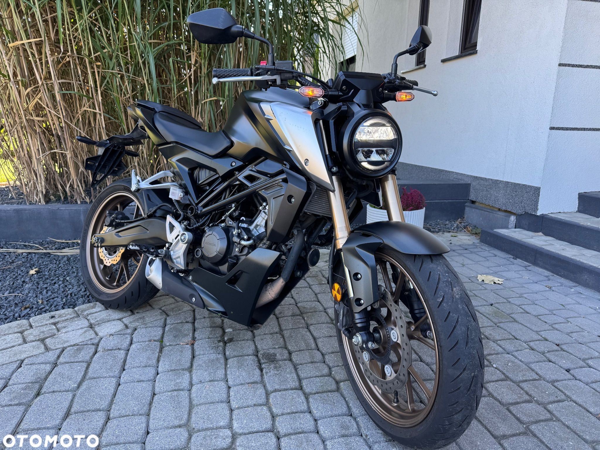 Honda CB - 1