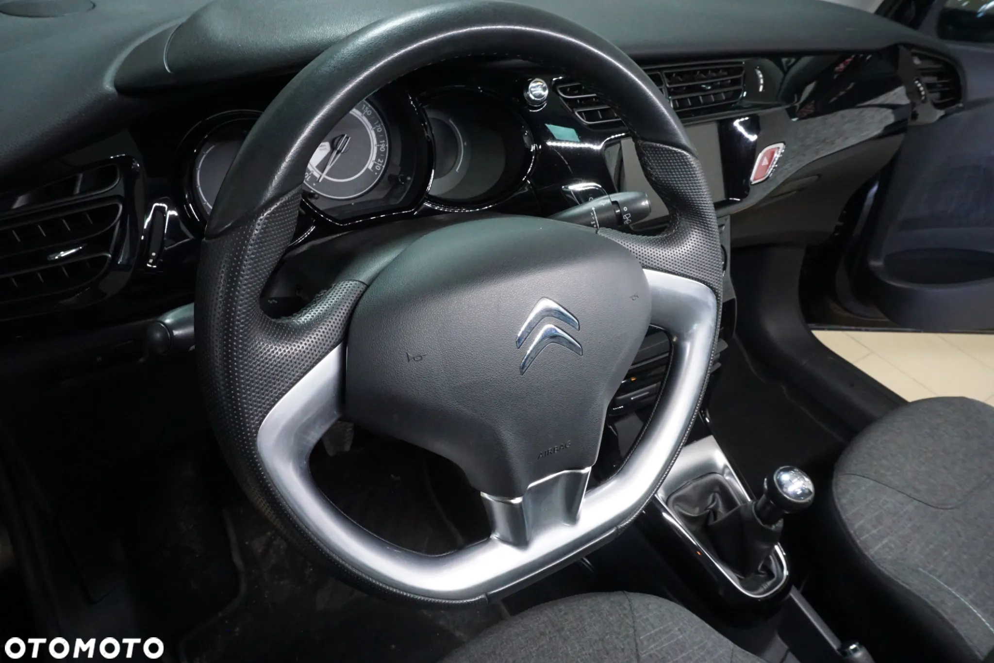 Citroën C3 1.6 BlueHDi Shine S&S - 29