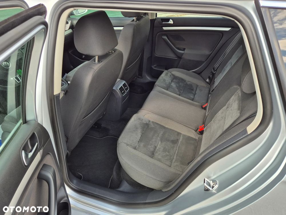 Volkswagen Golf 2.0 TDI DPF Highline - 22