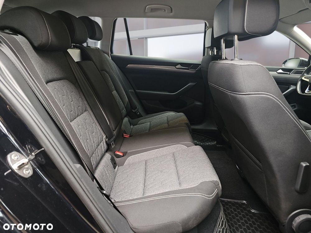 Volkswagen Passat - 10