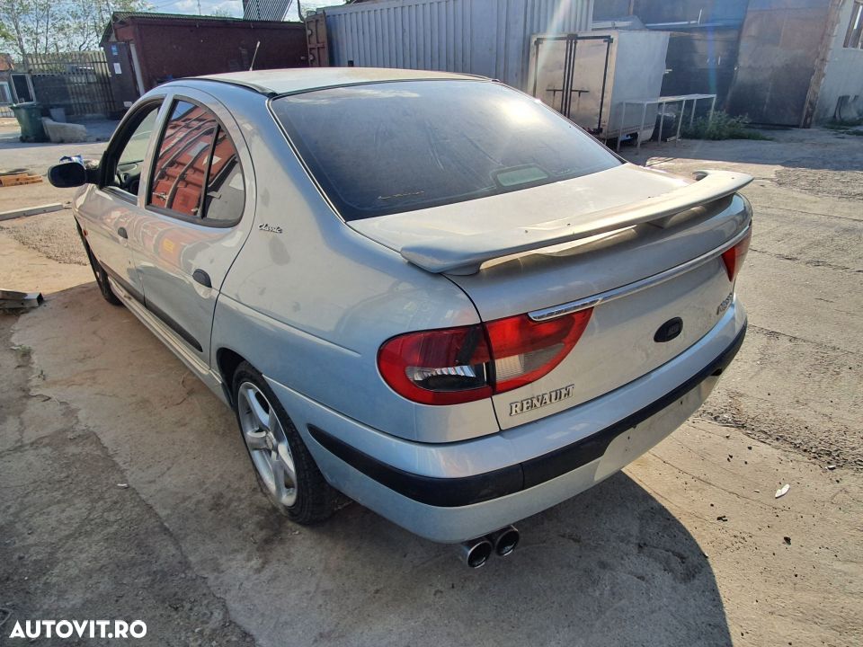 Dezmembrari  Renault MEGANE 1  1995  > 2006 1.4 16V (LA0D, LA1H, lA0W - 5