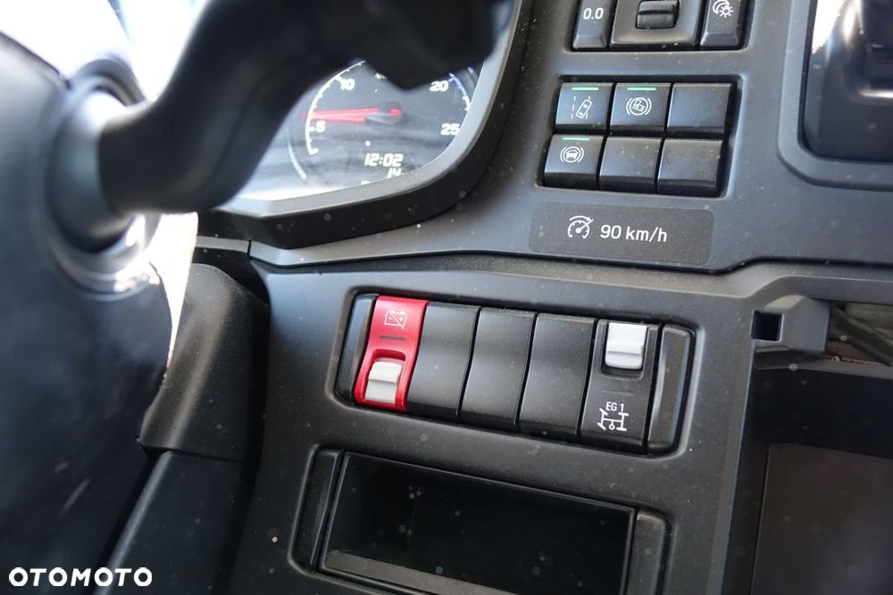Scania R450 / EURO 6 / STANDARD/ AUTOMAT / RETARDER / LODÓWKA / NAWIGACJA / KLIMATYZACJA POSTOJOWA / 2 ZBIORNIKI - 32