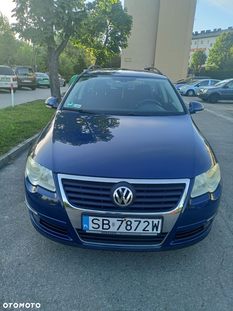 Volkswagen Passat - 1