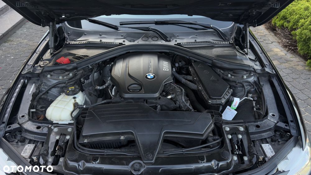 BMW Seria 3 320d Sport Line - 15