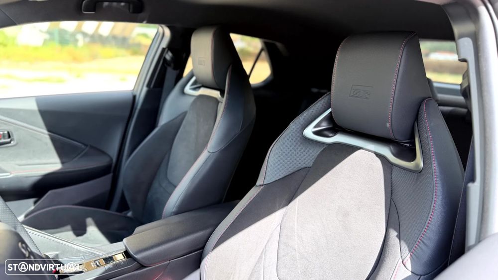 Toyota C-HR 2.0 GR SPORT - 31