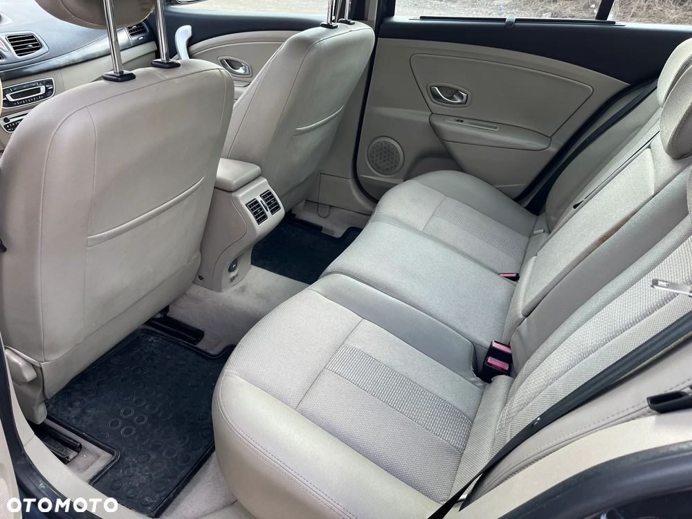 Renault Fluence 1.6 16V Expression - 13