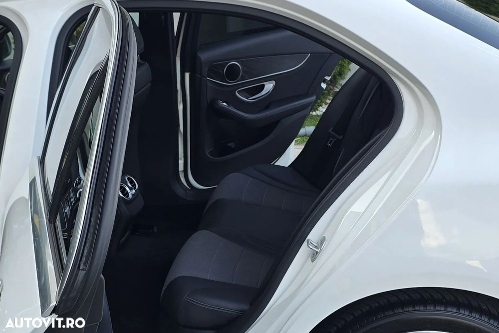 Mercedes-Benz C - 27