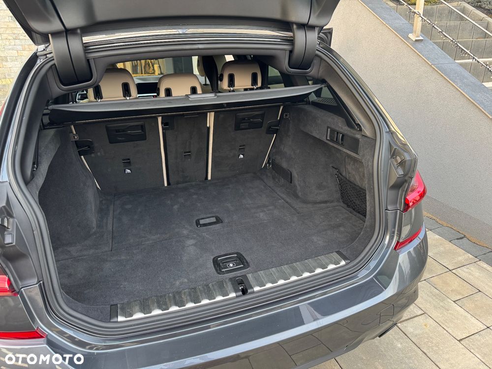 BMW Seria 3 330i xDrive M Sport sport - 24