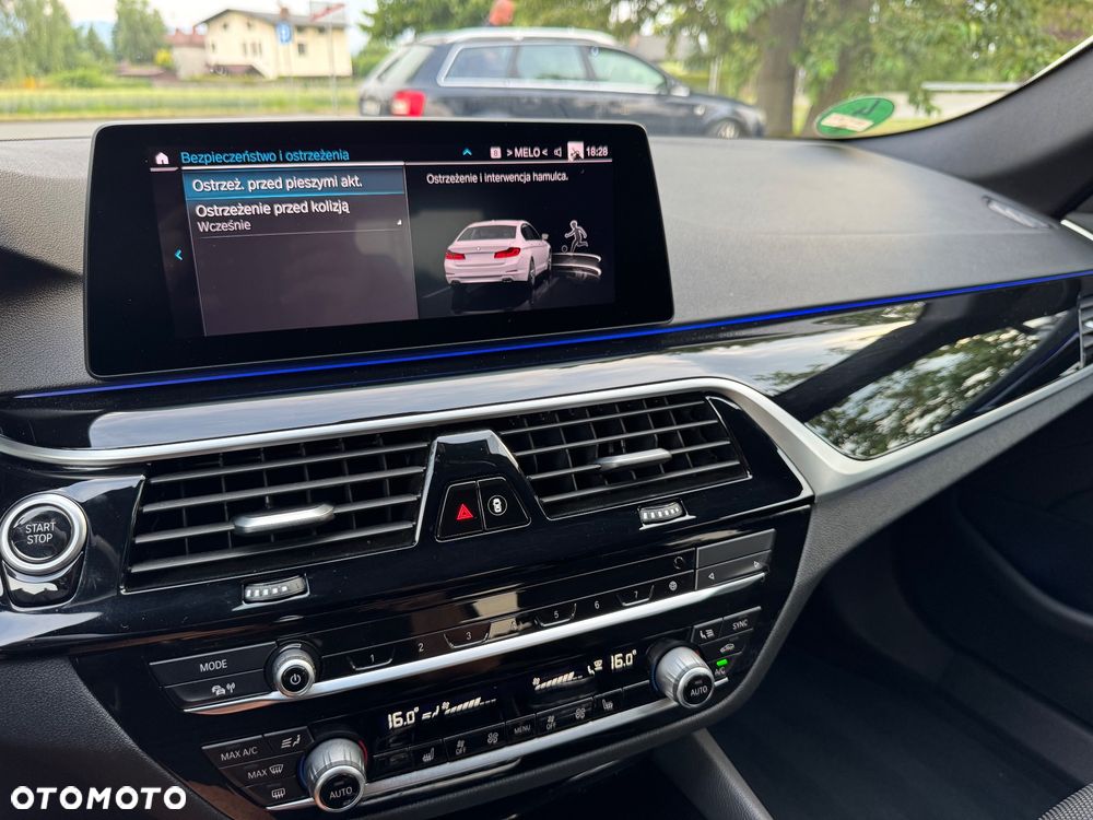 BMW Seria 5 530e xDrive M Sport Edition - 33