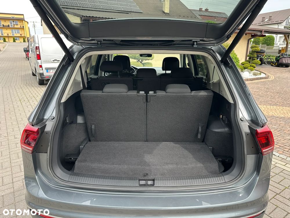 Volkswagen Tiguan Allspace - 11