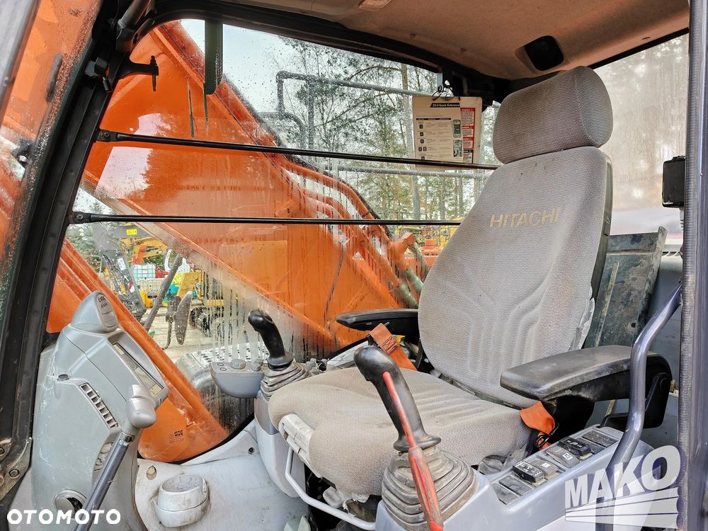 Hitachi ZX210LC-5B - 11