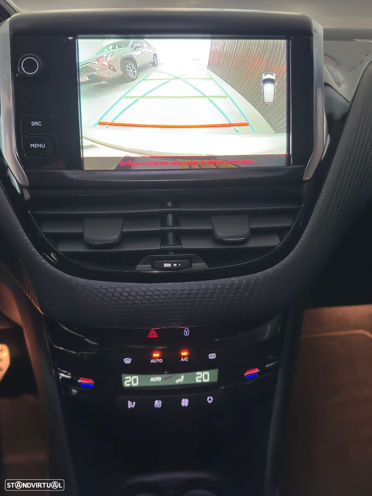 Peugeot 208 1.2 PureTech GT Line EAT6 - 9