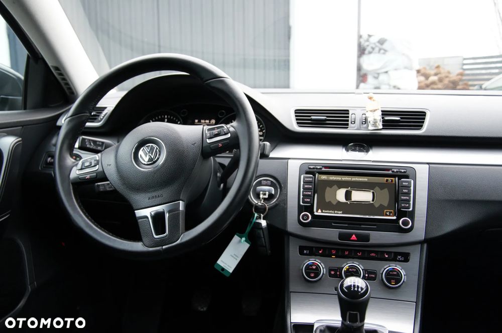 Volkswagen Passat 2.0 TDI BlueMotion Technology Highline - 14