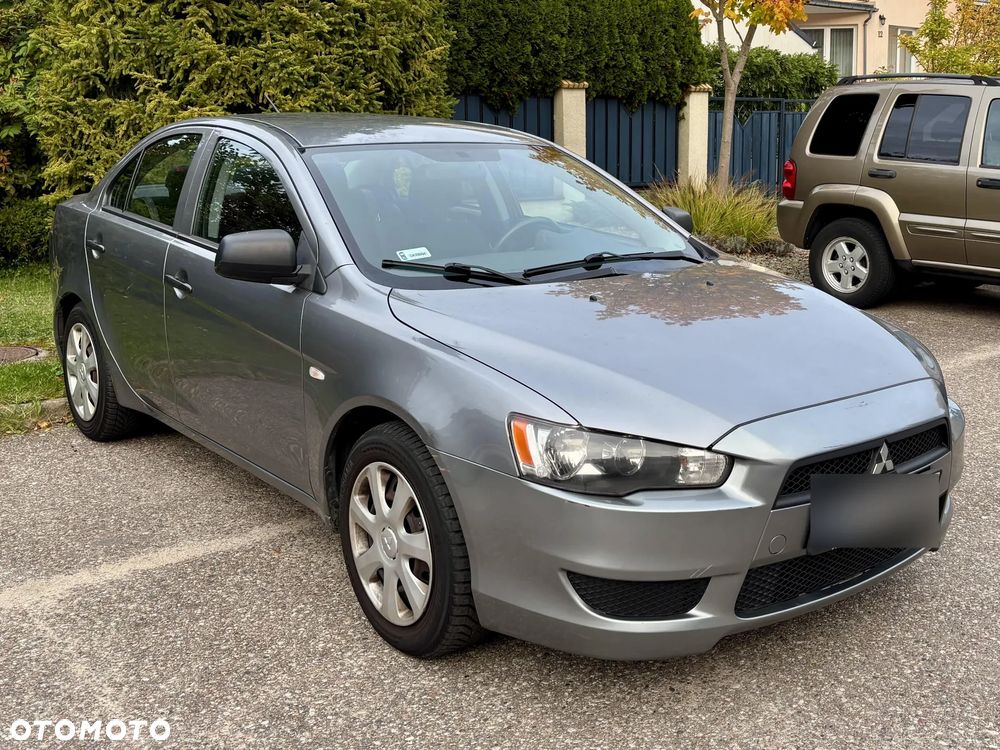 Mitsubishi Lancer 1.6 Inform - 1
