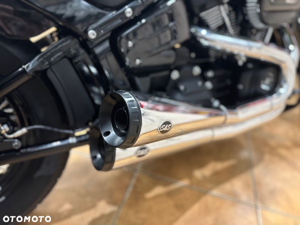 Harley-Davidson Softail Street Bob - 15