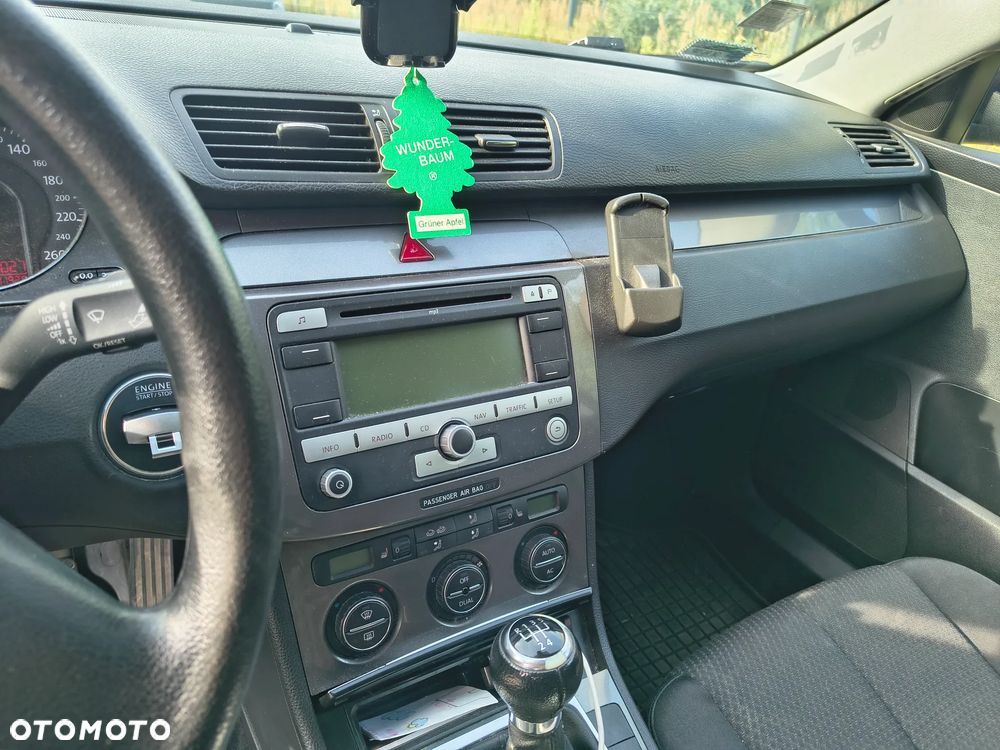 Volkswagen Passat 1.9 TDI Comfortline - 6
