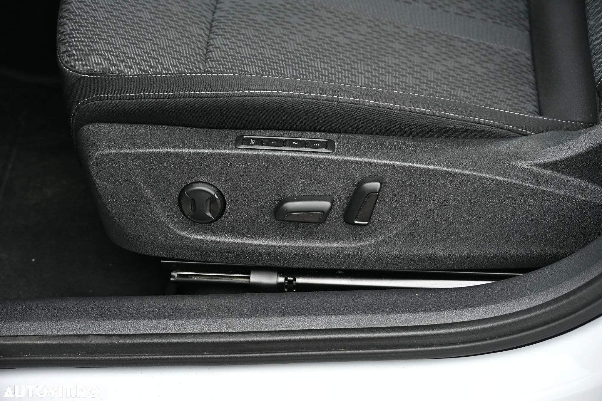 Skoda Octavia 2.0 TDI DSG Style - 32