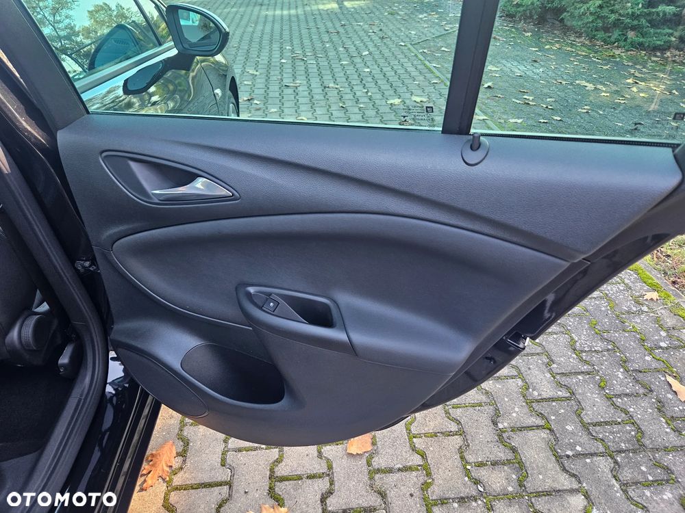 Opel Astra 1.4 Turbo Start/Stop St Elegance - 19