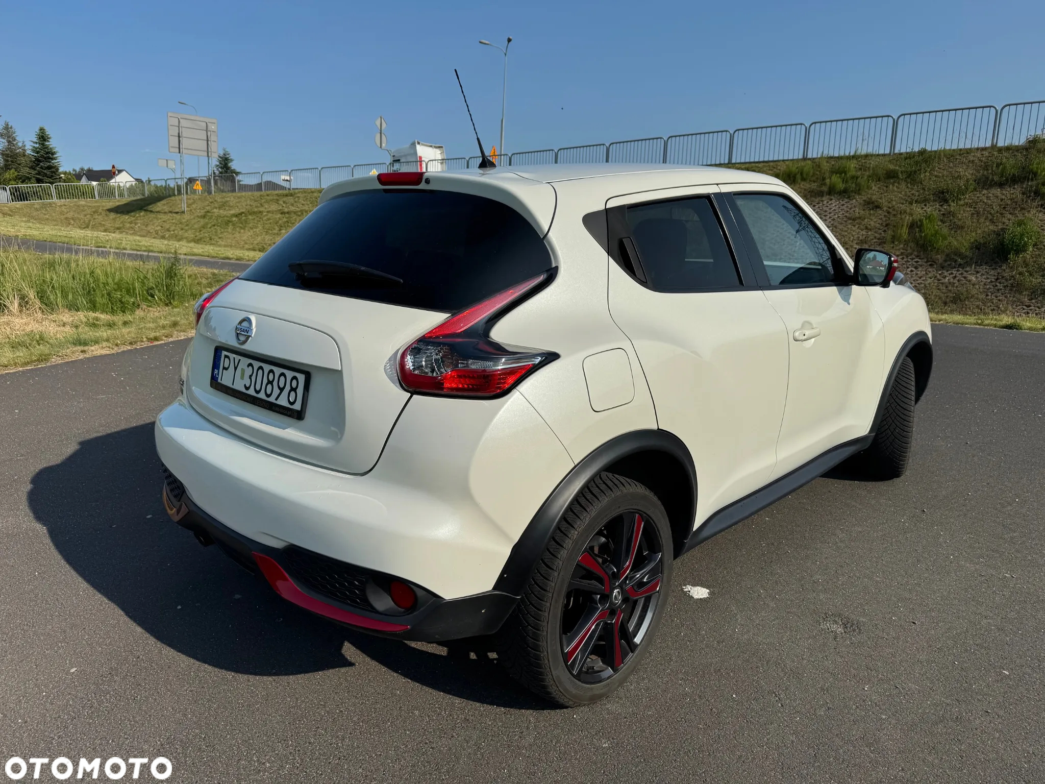 Nissan Juke 1.2 DIG-T Tekna EU6 - 4