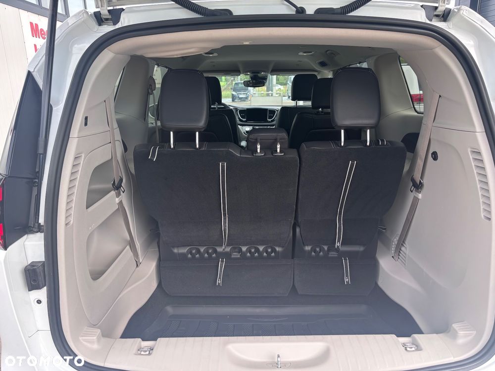 Chrysler Pacifica - 19