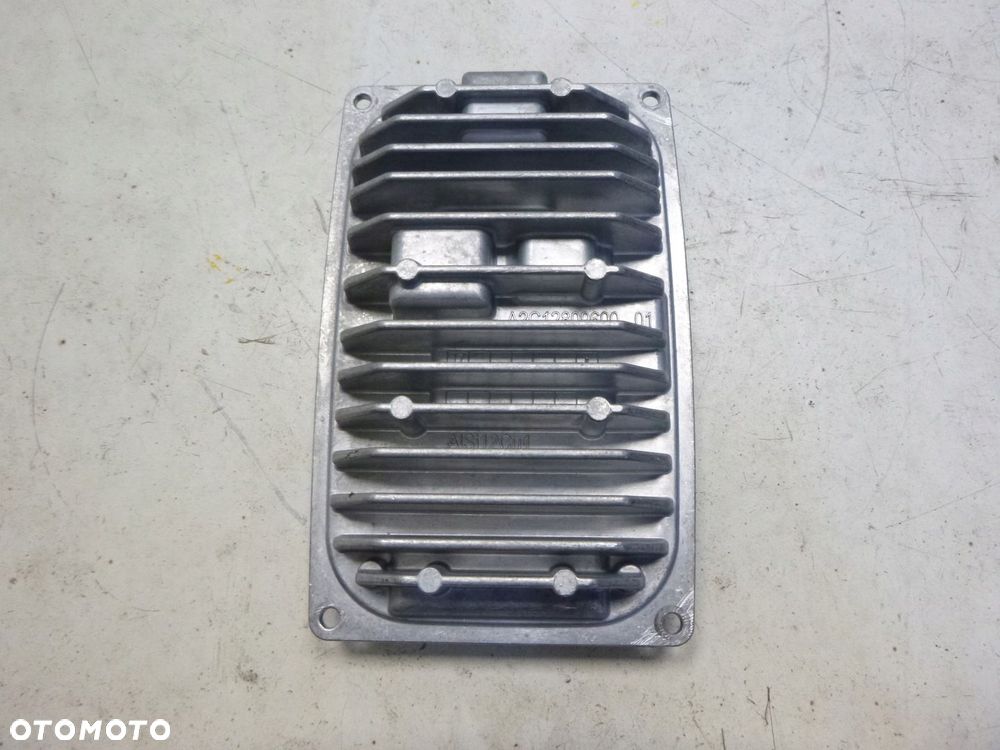 VOLVO PRZETWORNICA MODUŁ ŚWIATEŁ 22771510 - 4