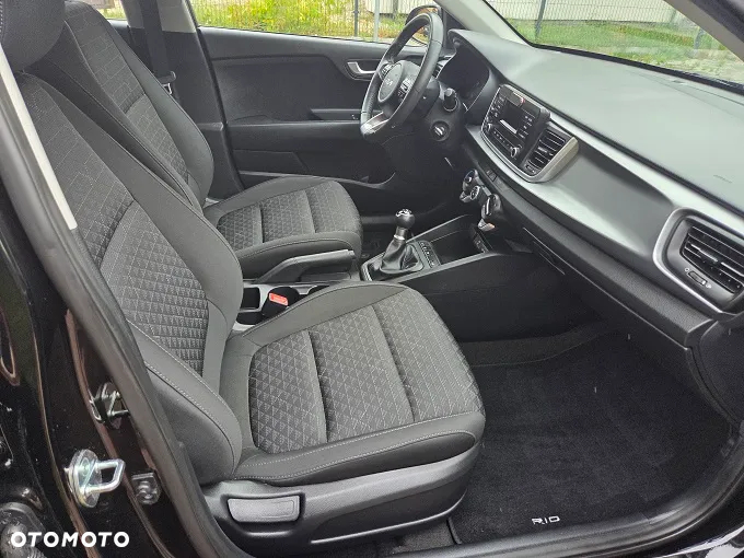 Kia Rio - 9