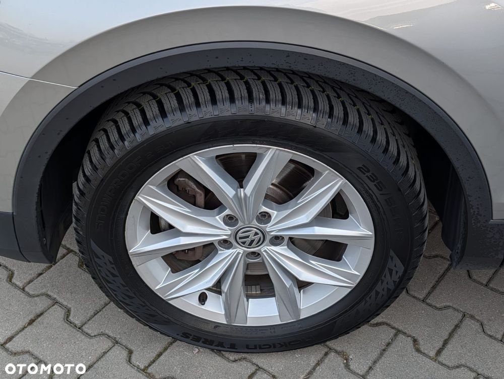 Volkswagen Tiguan - 9