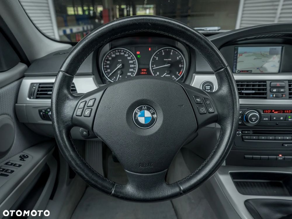 BMW Seria 3 318i Edition Exclusive - 25