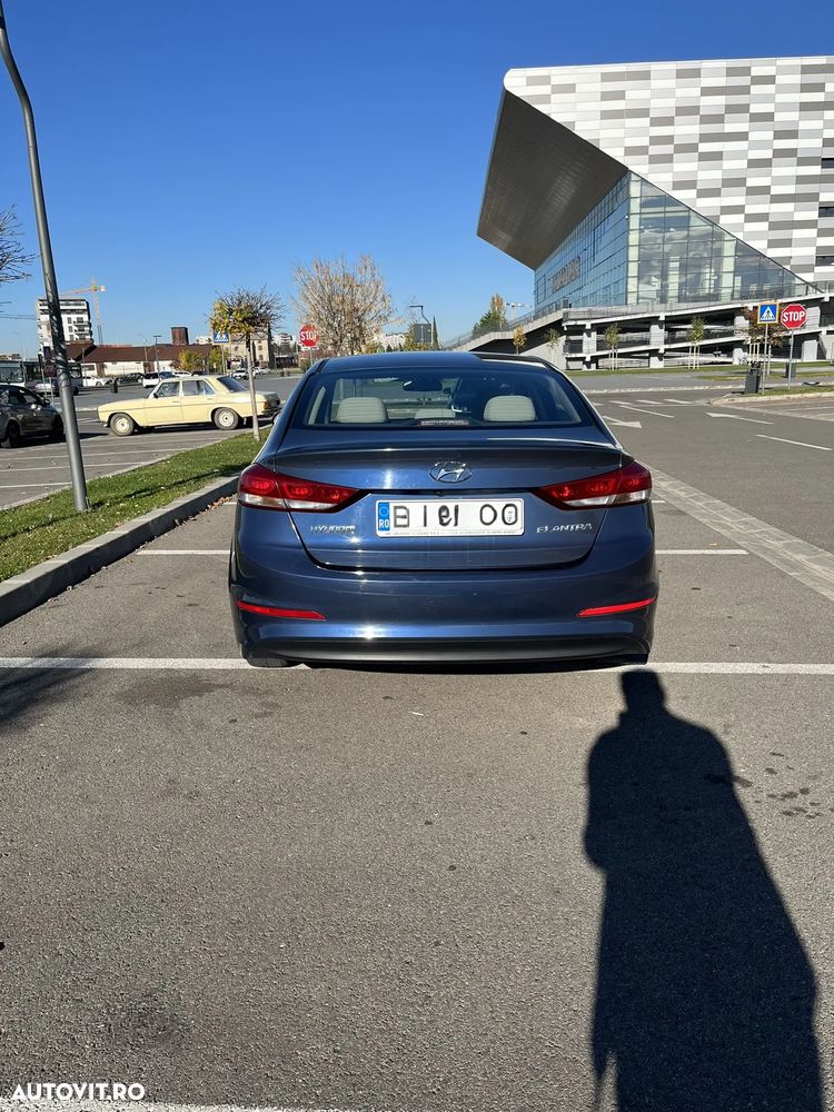 Hyundai Elantra 1.6 MPi Highway - 3