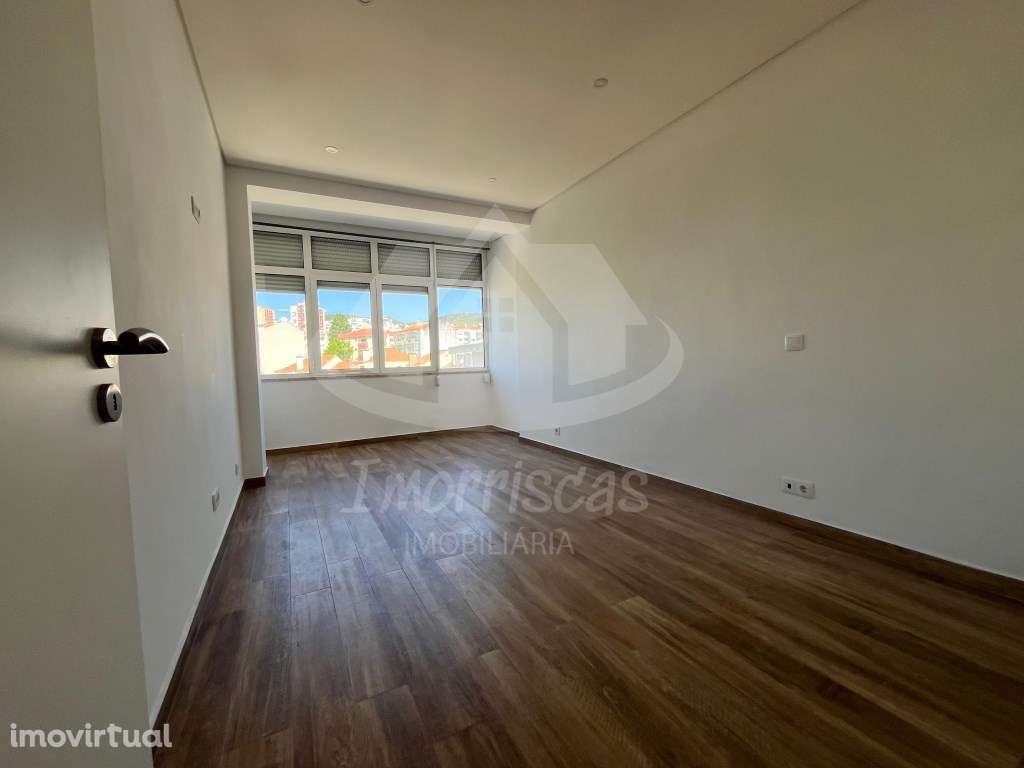 Apartamento T2 totalmente remodelado, localizado em Vialonga - Grande imagem: 3/19