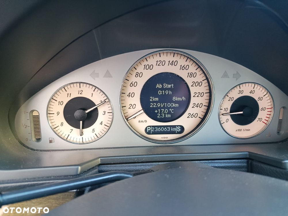 Mercedes-Benz Klasa E 320 T Avantgarde - 11