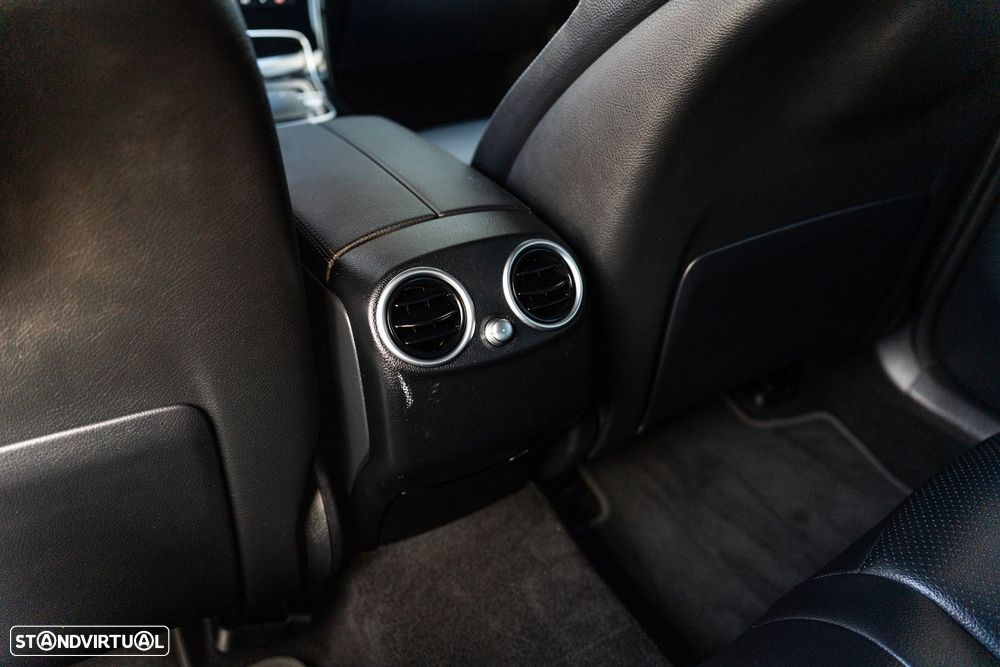 Mercedes-Benz GLC 300 e Coupe 4Matic 9G-TRONIC AMG Line - 28