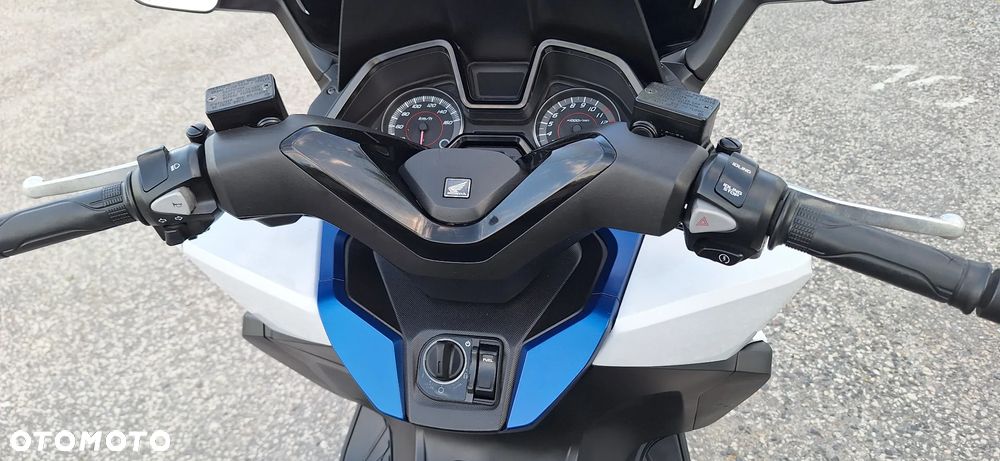 Honda NSS - 23