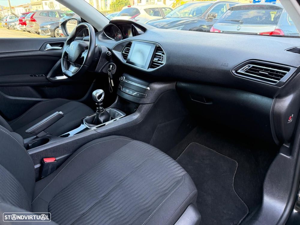 Peugeot 308 1.6 e-HDi Active - 15