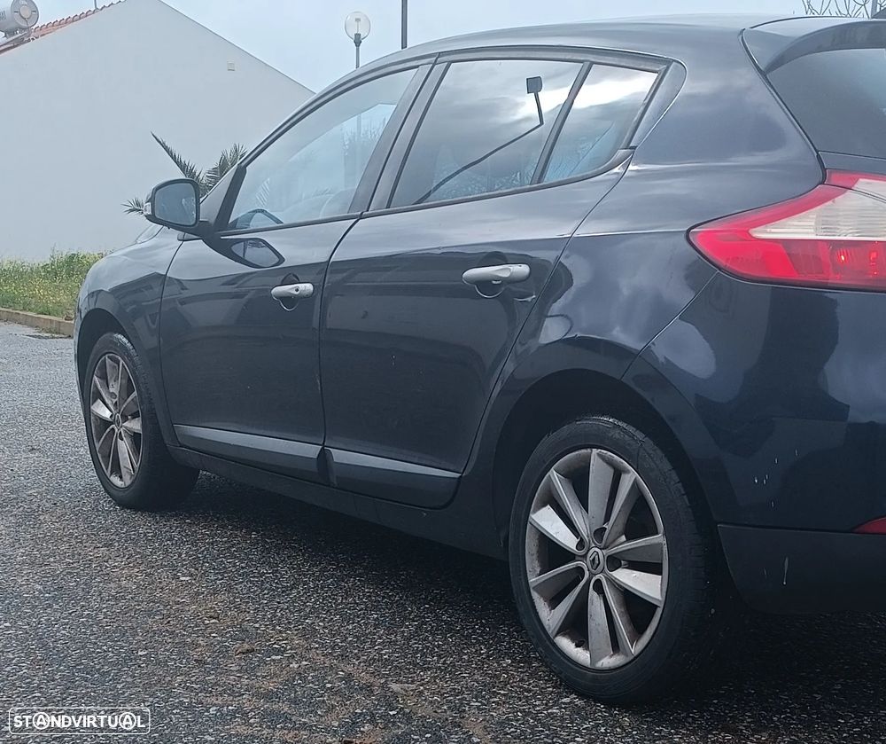 Renault Mégane 1.5 dCi Dynamique S - 4