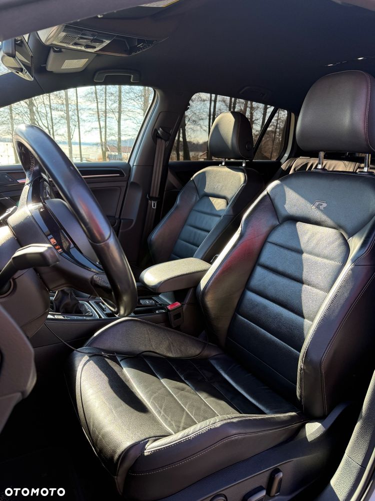 Volkswagen Golf - 11