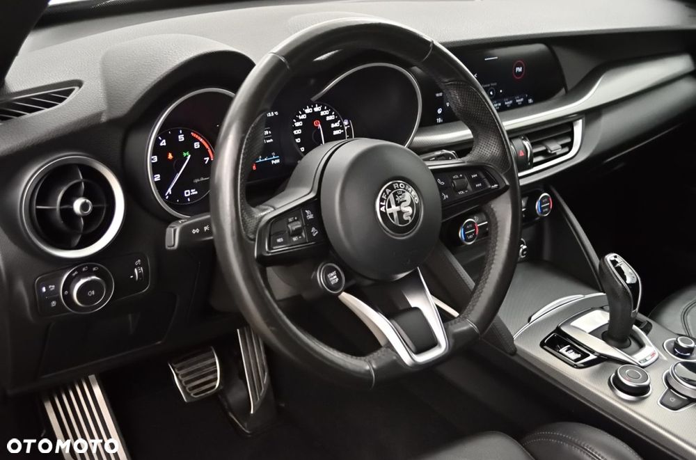 Alfa Romeo Stelvio 2.0 Turbo Veloce Q4 - 9