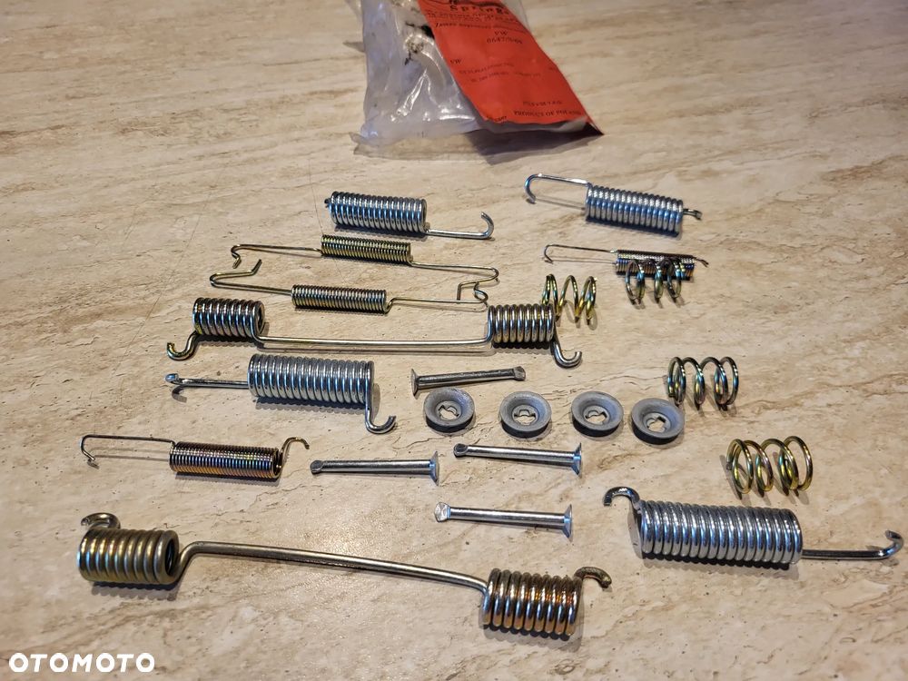 Zestaw montażowy szczęk hamulcowych (VAG) pasuje do: VW LT 28-35 I, LT 40-55 I, TRANSPORTER T3 1.6D-2.4D 12.78-06.96 - 2