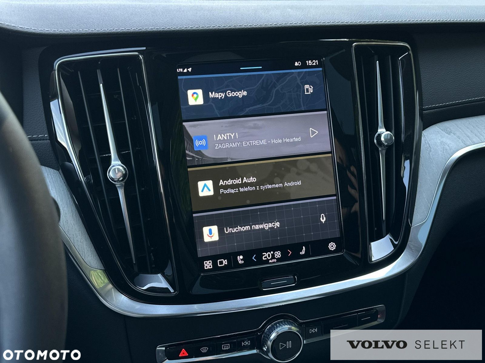 Volvo V60 Cross Country - 11