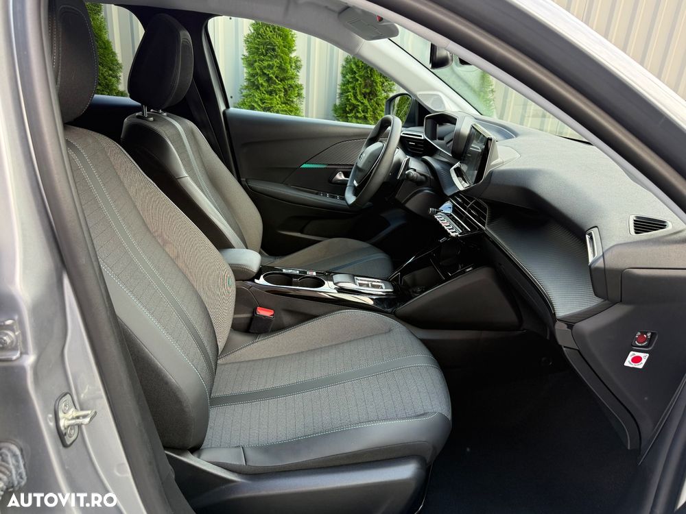 Peugeot 208 1.2 L PureTech STT EAT8 Allure Pack - 24