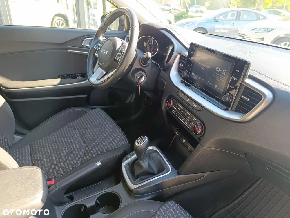 Kia XCeed 1.5 T-GDI M - 14